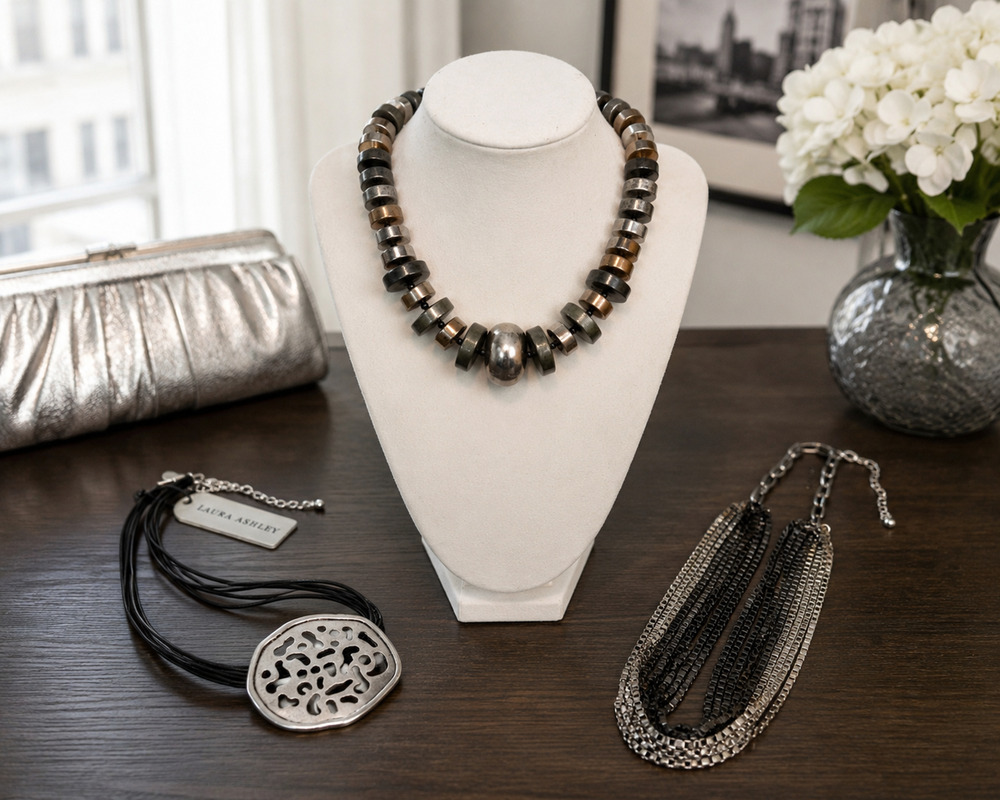 Lot 3 Statement Necklaces Laura Ashley Gunmetal Silver Tone Black Pendant Chain